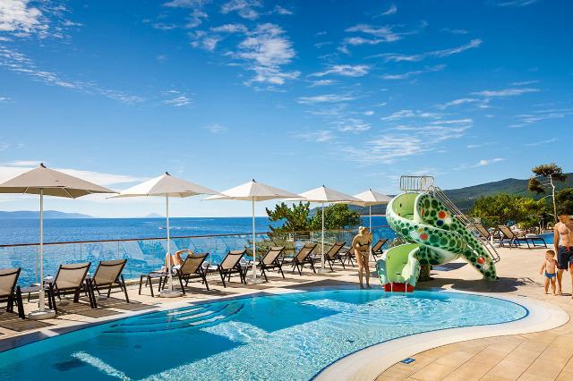 valamar-girandella-resort-premium-villas-baby-pool_05-02-2024-131349.jpg