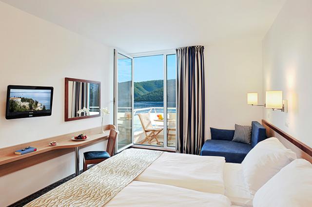 hotel-casa-valamar-sanfior-superior-triple-room-seaside-balcony_21-02-2019-162724.jpg