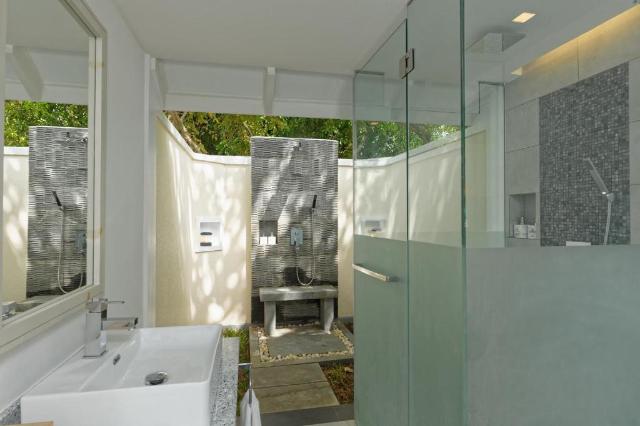 Paradise 6_19-10-2021-123709.jpg