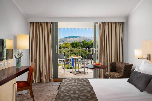 Objekti_Dubrovnik_Lacroma_V4_rooms_lacroma-hotel-triple-room-parkview-sup-02_07-02-2024-130113.jpg